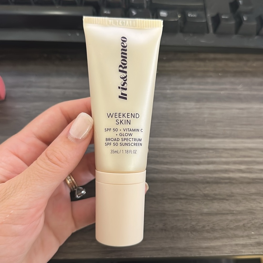 Iris and Romeo - Weekend Skin SPF 50 - Vitamin C - Glow, NWT